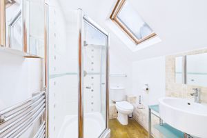 En-suite- click for photo gallery
